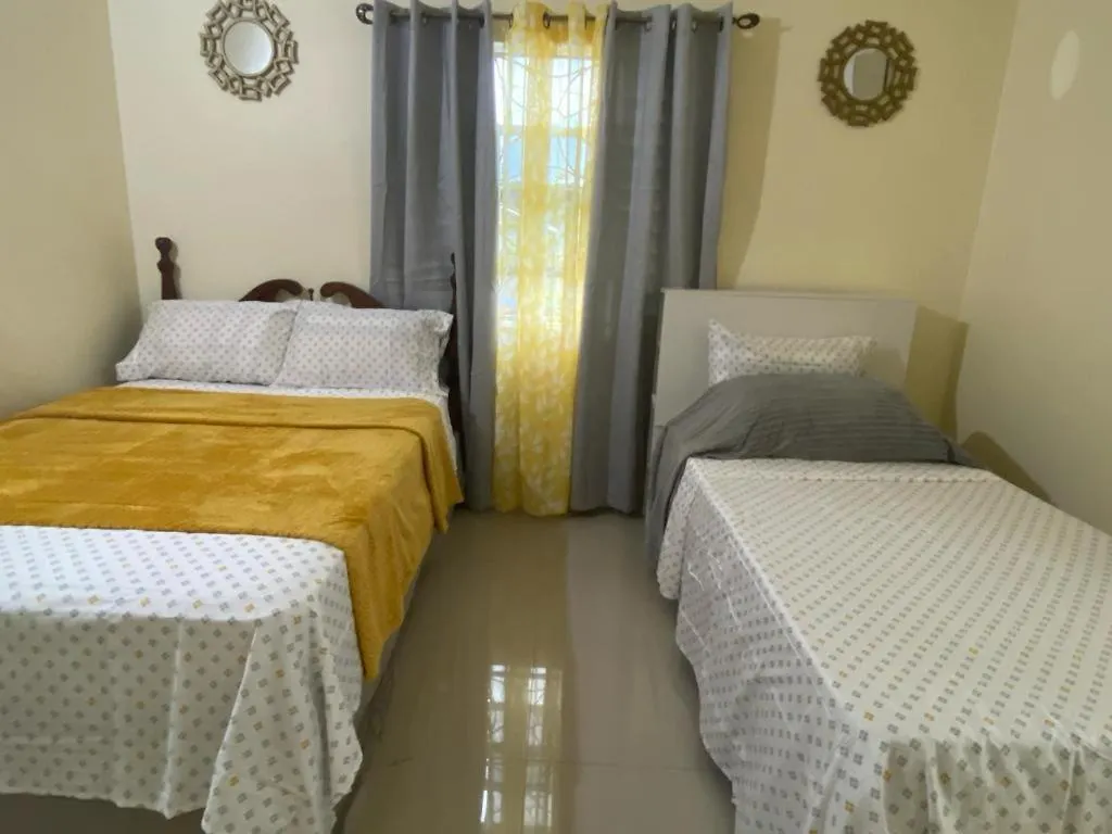 Robyn'S Promise Otel Saint Annʼs Bay